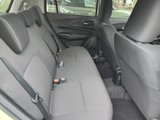 Suzuki SWIFT 1.2 SELECT SMART HYBRID AUTOM. Direct Leverbaar | Tot 10 JAAR GARANTIE! | Inclusief ¤ 2.400,- Voorraad Voordeel