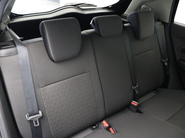 Suzuki SWIFT 1.2 Comfort Smart Hybrid | Achteruitrijcamera | Stoelverwarming | Adaptieve cruise control | Navigatie |