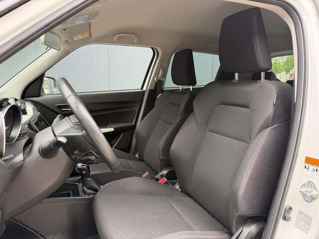 Suzuki SWIFT 1.2 Select / Automaat / Trekhaak / Stoelverwarming / Apple&Android Carplay / Airco / Cruise Control / Camera / Navigatie