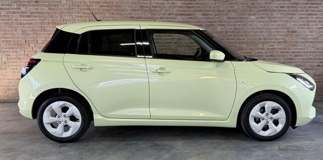 Suzuki SWIFT 1.2 HYBRID MT Comfort Camera / Navi / Clima