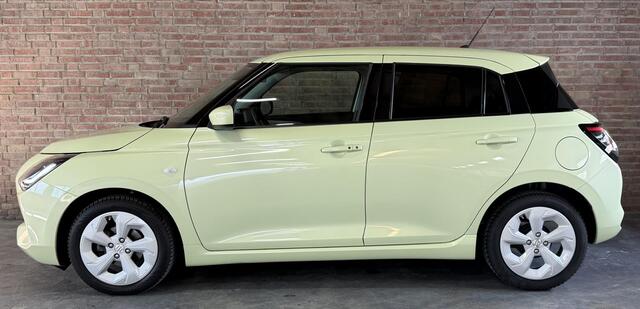 Suzuki SWIFT 1.2 HYBRID MT Comfort Camera / Navi / Clima