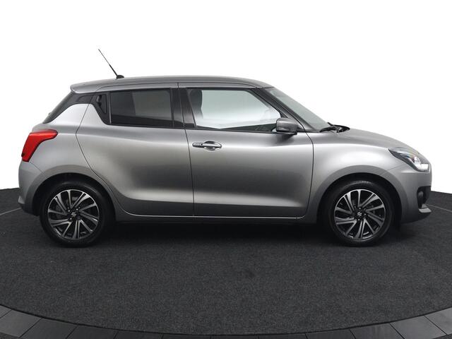 Suzuki SWIFT 1.2 Style Smart Hybrid | Trekhaak | Keyless Entry | Stoelverwarming | Navigatie | Climate Control |