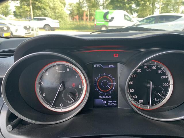 Suzuki SWIFT 1.2 Stijl Smart Hybrid | Trekhaak | Stoelverwarming | Climate Control | Camera | Lichtmetalen Velgen | Winterset |