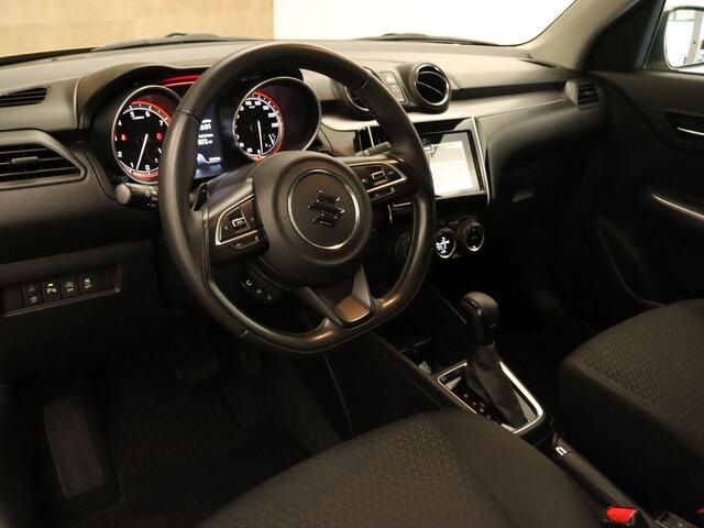 Suzuki SWIFT 1.2 Style Smart Hybrid - ORIGINEEL NEDERLANDSE AUTO - AFNEEMBARE TREKHAAK 1.000KG GEREMD TREKGEWICHT - PARKEERSENSOREN ACHTER - DODEHOEK DETECTIE - KEYLESS ENRTY & START - STOELVERWARMING