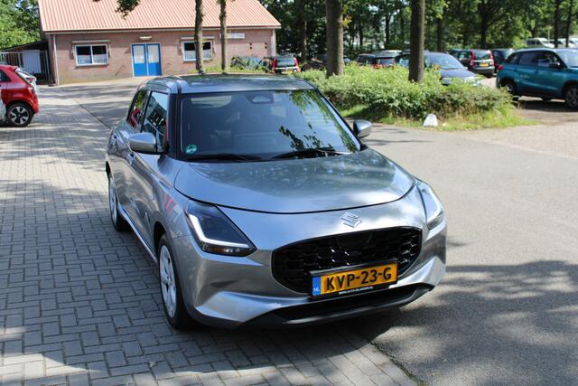 Suzuki SWIFT 1.2 Style Smart Hybrid