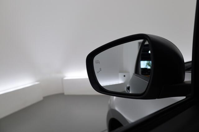Suzuki SWIFT 1.2 Style Smart Hybrid | Camera | Adapt. Cruise | Dodehoek | Stoelverw. | NAV+Carplay | Keyless | PDC V