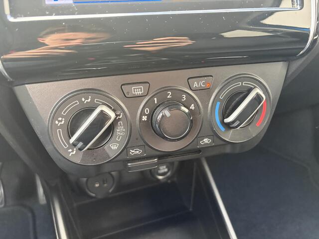 Suzuki SWIFT 1.2 Select / Stoelverwarming / Airco / Achteruitrijcamera / Navigatie