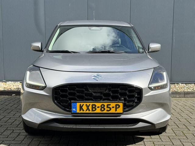 Suzuki SWIFT 1.2 Select Smart Hybrid | Stoelverwarming | Apple Carplay/Android Auto | Cruise control | Camera | Meer foto's volgen!