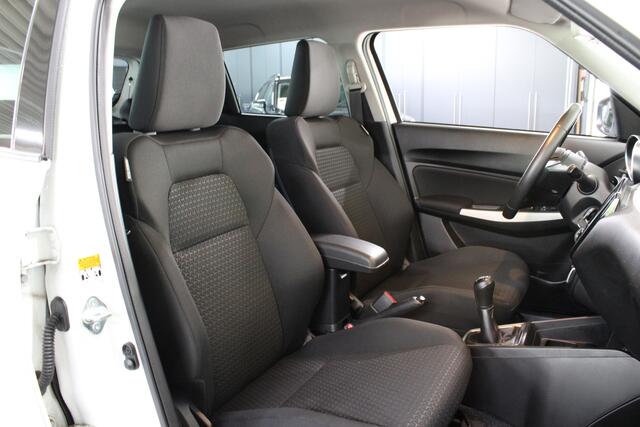 Suzuki SWIFT 1.2 Sportline / Navigatie / Camera / Stoelverwarming /