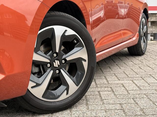 Suzuki SWIFT 1.2 Style Smart Hybrid Navigatie, Cruise Control Adaptief, Achteruitrijcamera, Stoelverwarming, Parkeersensoren – foto 3