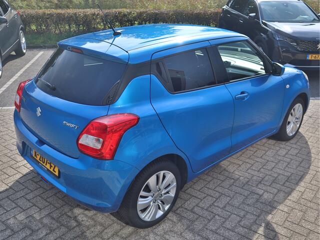 Suzuki SWIFT 1.2 Select | Camera | Stoelverwarming | Apple Carplay | All-Season banden – foto 4