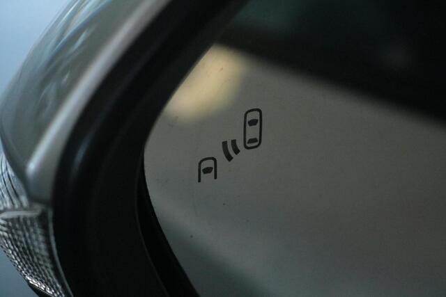 Suzuki Swace 1.8 Hybrid Style, Parkeersensoren , Stoel- en stuurverwarming