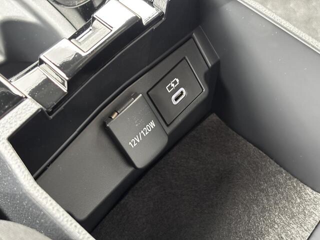 Suzuki Swace 1.8 Hybrid Style