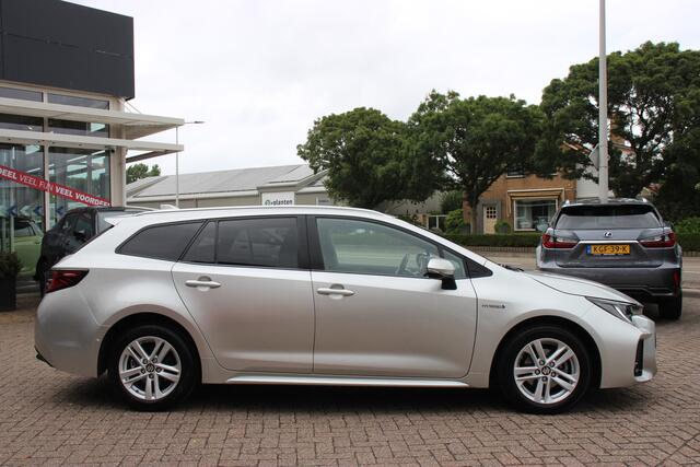 Suzuki Swace 1.8 Style Hybrid Automaat | Keyless entry | Parkeersensoren rondom | Draadloze telefoonlader |