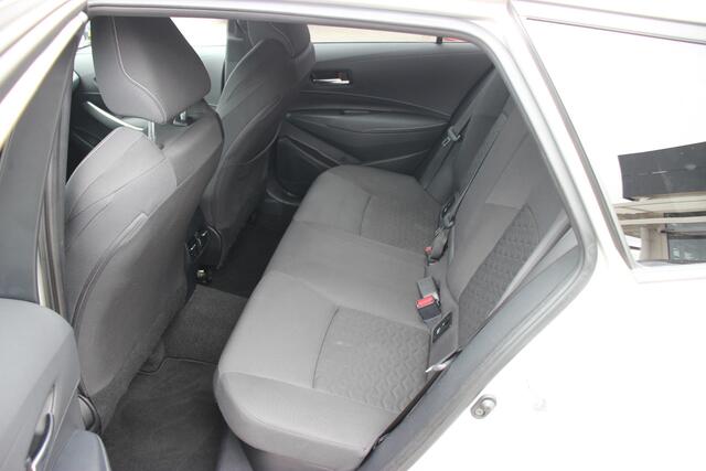 Suzuki Swace 1.8 Style Hybrid Automaat | Keyless entry | Parkeersensoren rondom | Draadloze telefoonlader |