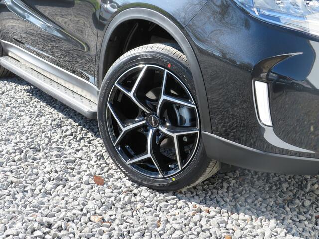 Suzuki VITARA 1.4 Boosterjet Style Smart Hybrid, Trekhaak, ORG NL met 18 inch! Treeplanken, Draadloos Carplay, ZEER COMPLEET!