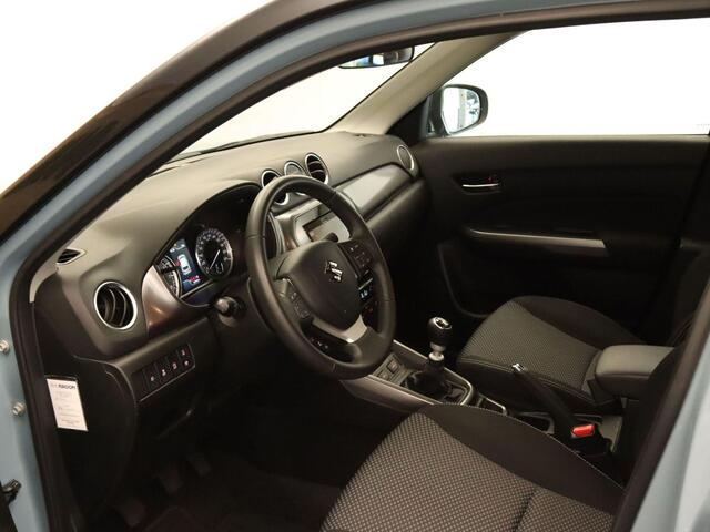 Suzuki VITARA 1.4 Boosterjet Select Smart Hybrid - ORIGINEEL NEDERLANDSE AUTO - AFNEEMBARE TREKHAAK - TREKGEWICHT 1500 KG!!! - NAVIGATIE - DODEHOEK DETECTIE - TWO TONE LAK - CLIMATE CONTROL - VOORSTOELEN VERWARMD