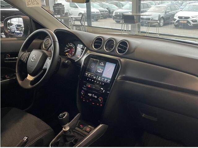 Suzuki VITARA 1.4 BOOSTERJET SELECT SMART HYBRID Dodehoeksensoren | Camera | Draadloze carplay