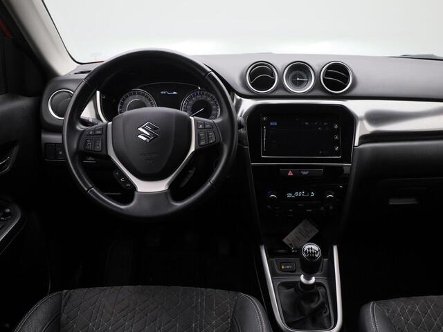 Suzuki VITARA 1.4 Boosterjet 130Pk Comfort Smart Hybrid | Navigatie | Climate Control | Cruise Control | Parkeersensoren met Camera | Stoelverwarming | Trekhaak | Bluetooth |