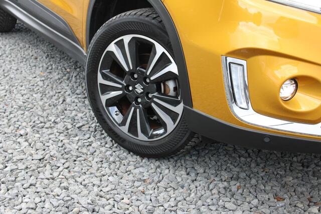 Suzuki VITARA 1.5 Hybrid Style, Automaat, 1e Eig. met All-Seasonbanden, Panoramadak, Navigatie, Parkeersensoren en Dealer onderhouden!