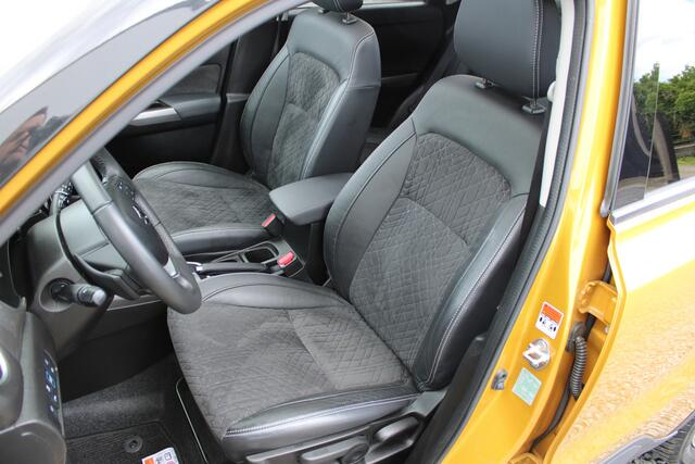 Suzuki VITARA 1.5 Hybrid Style, Automaat, 1e Eig. met All-Seasonbanden, Panoramadak, Navigatie, Parkeersensoren en Dealer onderhouden!