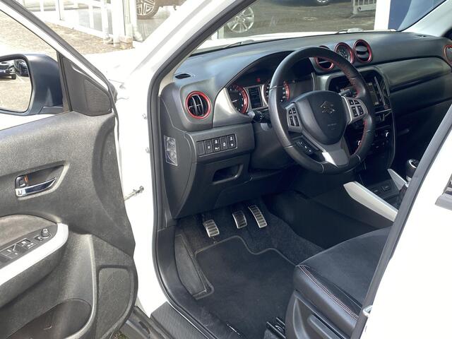 Suzuki VITARA 1.4 S / Adaptieve Cruise-Control / Stoelverwarming / Trekhaak / Radio-Bluetooth / Navi / LED / Getint-Glas / Elektr.-Pakket / PDC V+A met Camera-Achter / 17'' LMV / ENZ.