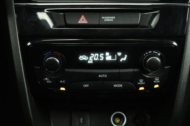 Suzuki VITARA 1.4 Boosterjet Style Smart Hybrid | Achteruitrijcamera | Trekhaak | Cruise | Clima | Mistlampen | Centrale deurvergrendeling | Panorama dak |