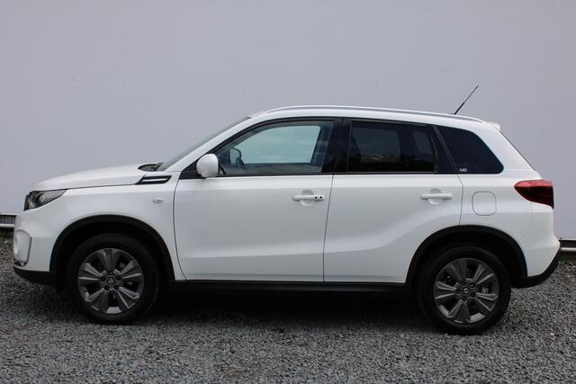 Suzuki VITARA 1.4 Boosterjet Select Smart Hybrid , Automaat, 17000 km en Trekgewicht van 1500KG!