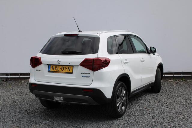 Suzuki VITARA 1.4 Boosterjet Select Smart Hybrid , Automaat, 17000 km en Trekgewicht van 1500KG!
