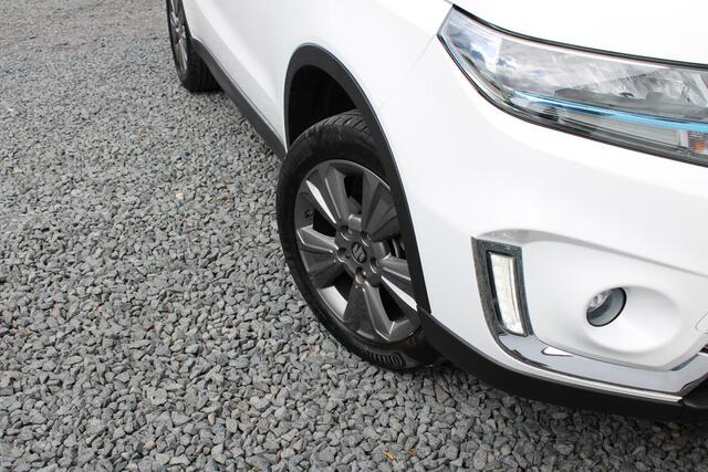 Suzuki VITARA 1.4 Boosterjet Select Smart Hybrid , Automaat, 17000 km en Trekgewicht van 1500KG!