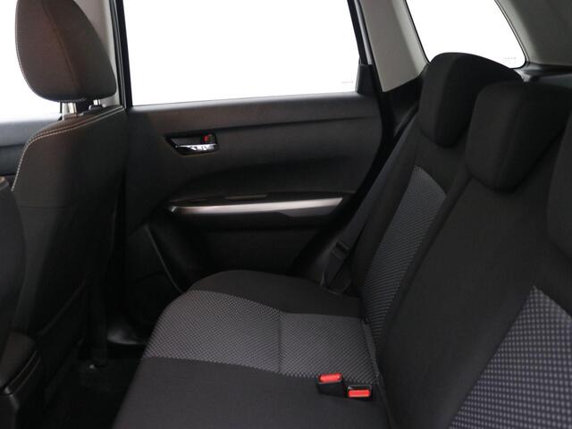 Suzuki VITARA 1.5 Hybrid Select AUTOMAAT / Trekhaak (afn) / Adaptieve Cruise Control / All seasonbanden / LMV / Airco Climat Control / Navigatie / Apple CarPlay & Android Auto / Historie aanwezig /