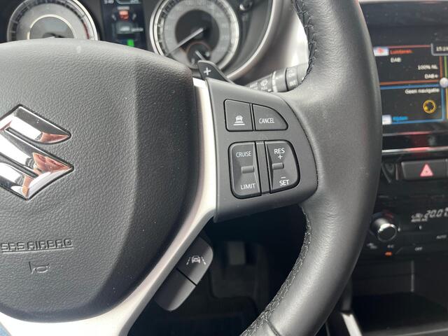 Suzuki VITARA 1.5 Hybrid Select Automaat / All-season banden / Camera / Keyless / Stoelverwarming /