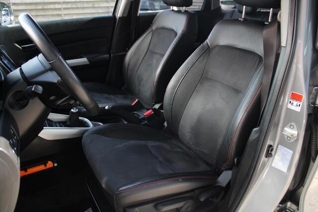 Suzuki VITARA 1.4 S Adaptieve Cruise Control, Parkeersensoren Voor en Achter, Climate Control, Navigatie, Stoelverwarming