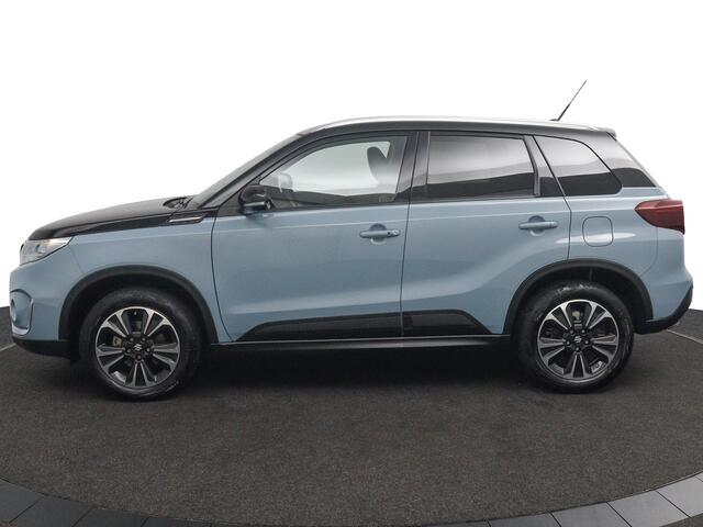 Suzuki VITARA 1.4 Boosterjet Comfort Smart Hybrid | Two-Tone | All in prijs | Achteruitrijcamera | 1e Eigenaar | Nederlandse auto | Trekhaak