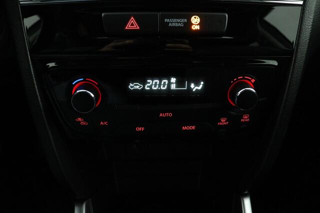 Suzuki VITARA 1.4 Boosterjet Comfort Smart Hybrid | Two-Tone | All in prijs | Achteruitrijcamera | 1e Eigenaar | Nederlandse auto | Trekhaak