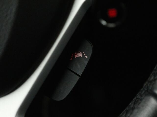 Suzuki VITARA 1.5 Hybrid Style | Automaat | Apple Carplay / Android Auto (Navigatie) | Parkeersensoren rondom | Lederen bekleding | Keyless Entry |