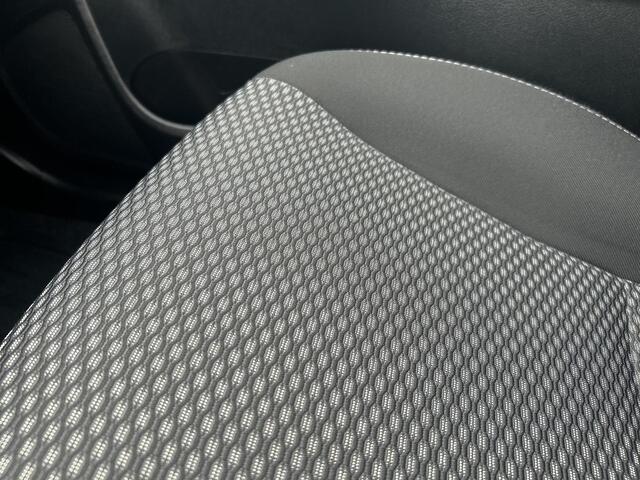 Suzuki VITARA 1.4 Boosterjet Select Smart Hybrid **NAVIGATIE/ STOELVERWARMING/ DODEHOEK DETECTIE/ KEYLESS/ 36 MAANDEN GARNATIE**