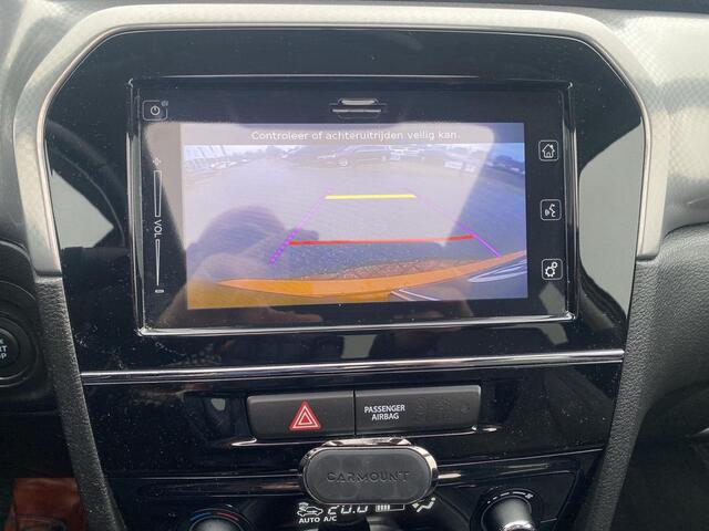 Suzuki VITARA 1.6 High Executive | Automaat | Trekhaak | Pano Dak | Navi | Clima |