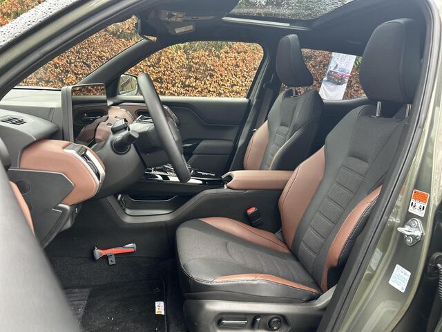 Suzuki VITARA e Style 61 kWh **NIEUWE BI-TONE KLEUR LAND BREEZE/ BLUISH BLACK/ PANORAMA/ NIEUWE AUTO**