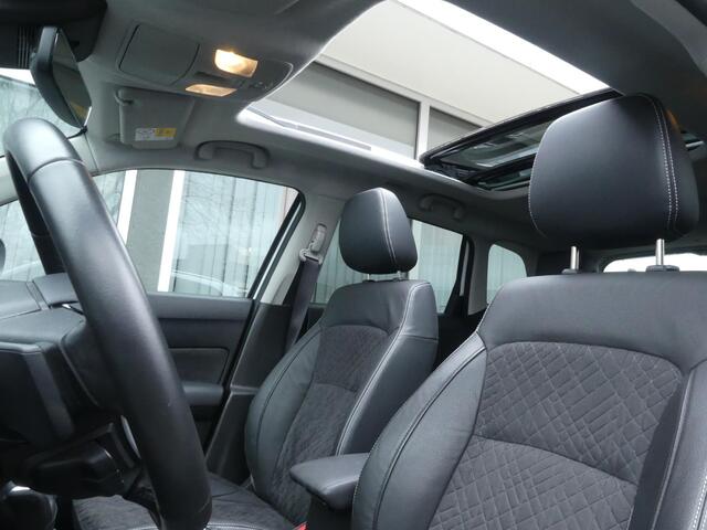 Suzuki VITARA 1.5 Hybrid Style Automaat Panorama dak, Pearl White, Carplay, Android Auto, Navi, Camera, adaptive Cruise