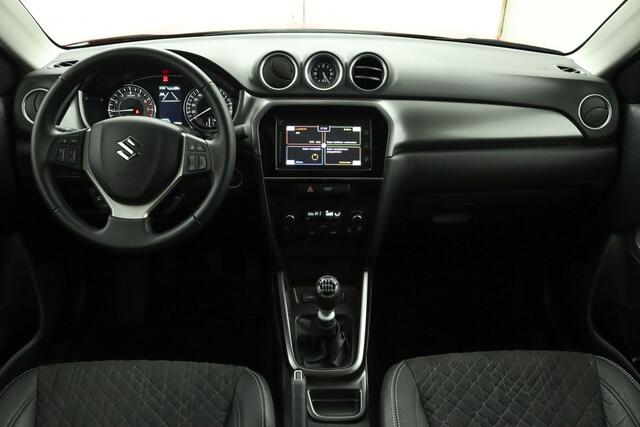 Suzuki VITARA 1.4 Boosterjet Style Smart Hybrid | Climate control | Cruise control| Camera | Stoelverwarming | Apple carplay, Android auto | Schuif/kanteldak |
