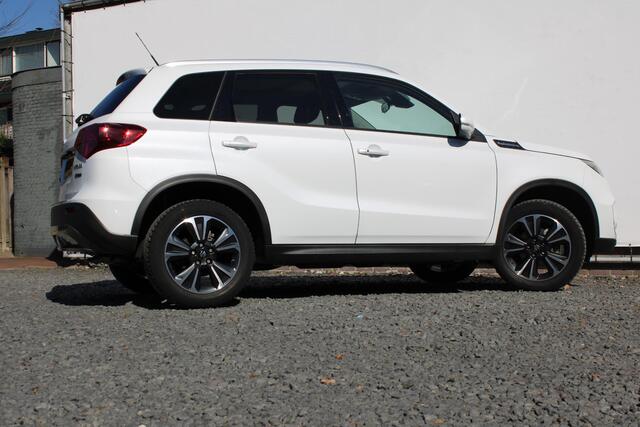 Suzuki VITARA 1.5 Hybrid Style Automaat, All-seasons, Panoramadak, Stijl Uitvoering!