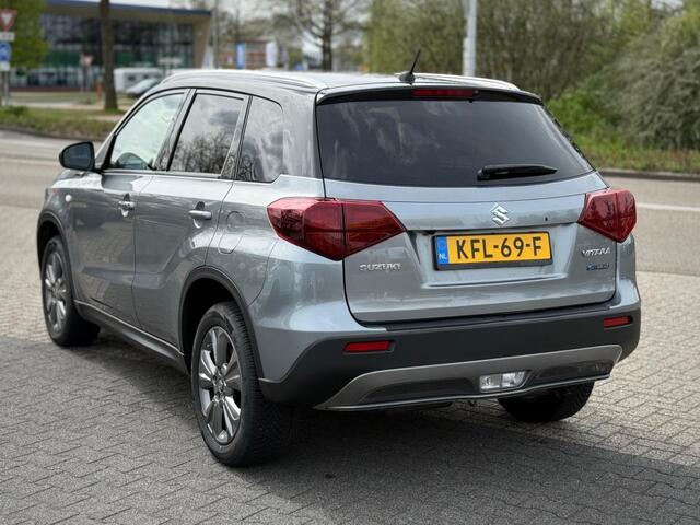 Suzuki VITARA 1.5 SELECT HYBRID A/T CARPLAY CAMERA ADD. CRUISE TWO TONE