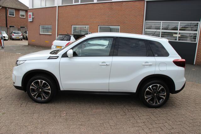 Suzuki VITARA 1.4 Boosterjet Style Hybrid | Trekhaak | Parkeersensoren rondom | Half leer |
