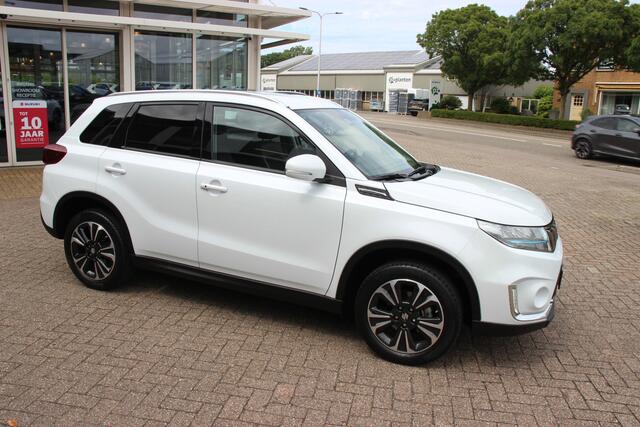 Suzuki VITARA 1.4 Boosterjet Style Hybrid | Trekhaak | Parkeersensoren rondom | Half leer |