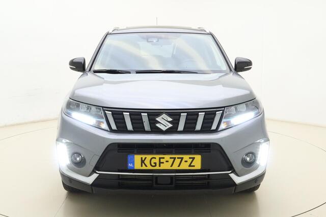 Suzuki VITARA 1.4 Boosterjet Style Smart Hybrid 129pk | Panoramadak | Trekhaak | Climate Control | Cruise Control Adaptief | Camera | Stoelverwarming | Navigatie | Parkeersensoren