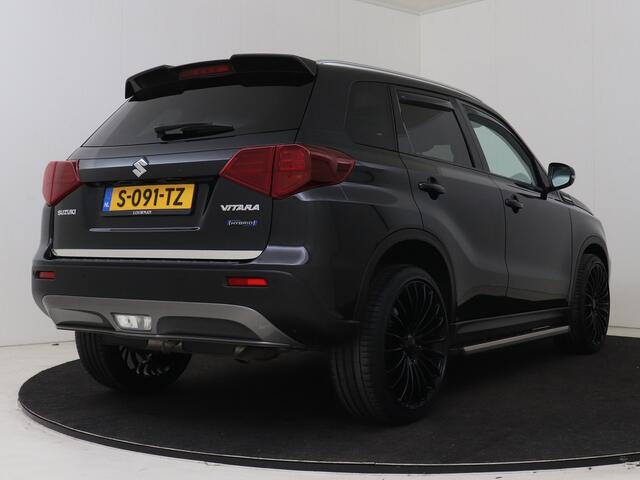 Suzuki VITARA 1.5 Hybrid Style | Dealer Onderhouden | NL auto | dodehoek detectie | Schuif/kantel dak | Parkeersensoren voor+achter | Cruise control Adaptive | Stoelverwarming | 20" Velgen | Achteruitrijcamera |