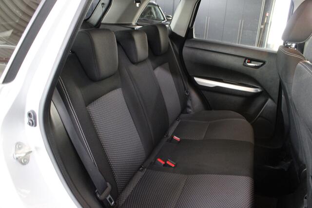 Suzuki VITARA 1.6 Exclusive Automaat / Trekhaak / Camera / Stoelverwarming / Navigatie /