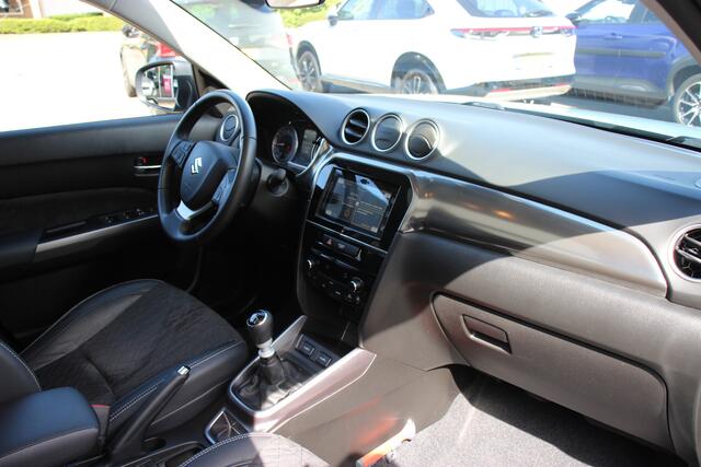 Suzuki VITARA 1.4 Boosterjet Style Hybrid | Opendak | Parkeersensoren rondom | 10 jaar Garantie |