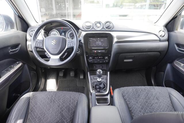 Suzuki VITARA 1.4 Boosterjet Style Smart Hybrid | Trekhaak Afneembaar | Volwaardig Reservewiel | 1500kg trekgewicht